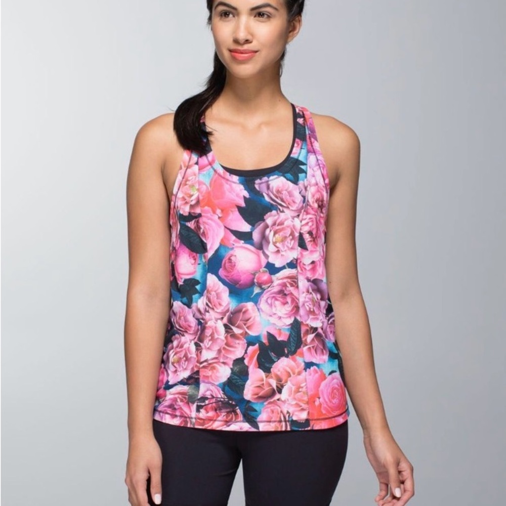 Lululemon Lightened Up Singlet
Secret Garden / Black